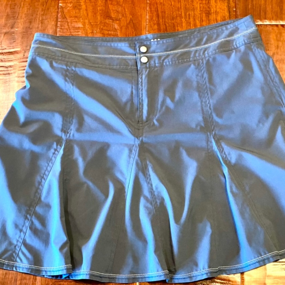 TITLE NINE SKORT
